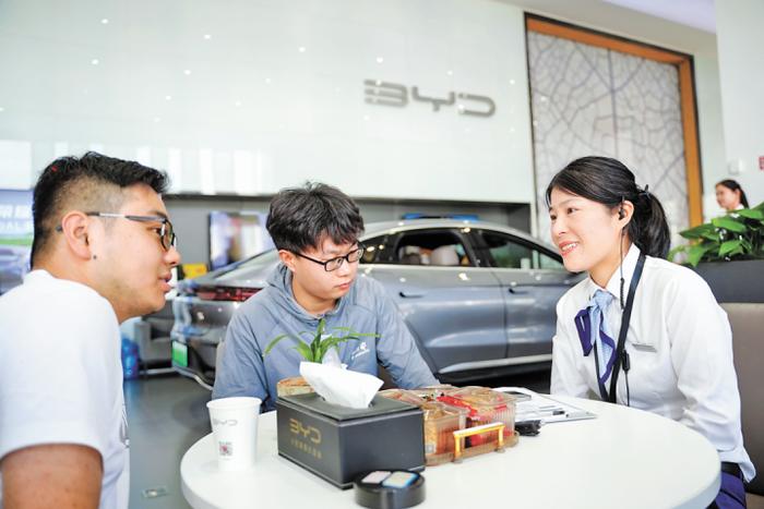 在新能源汽車熱潮中，周婷的“制勝法寶”